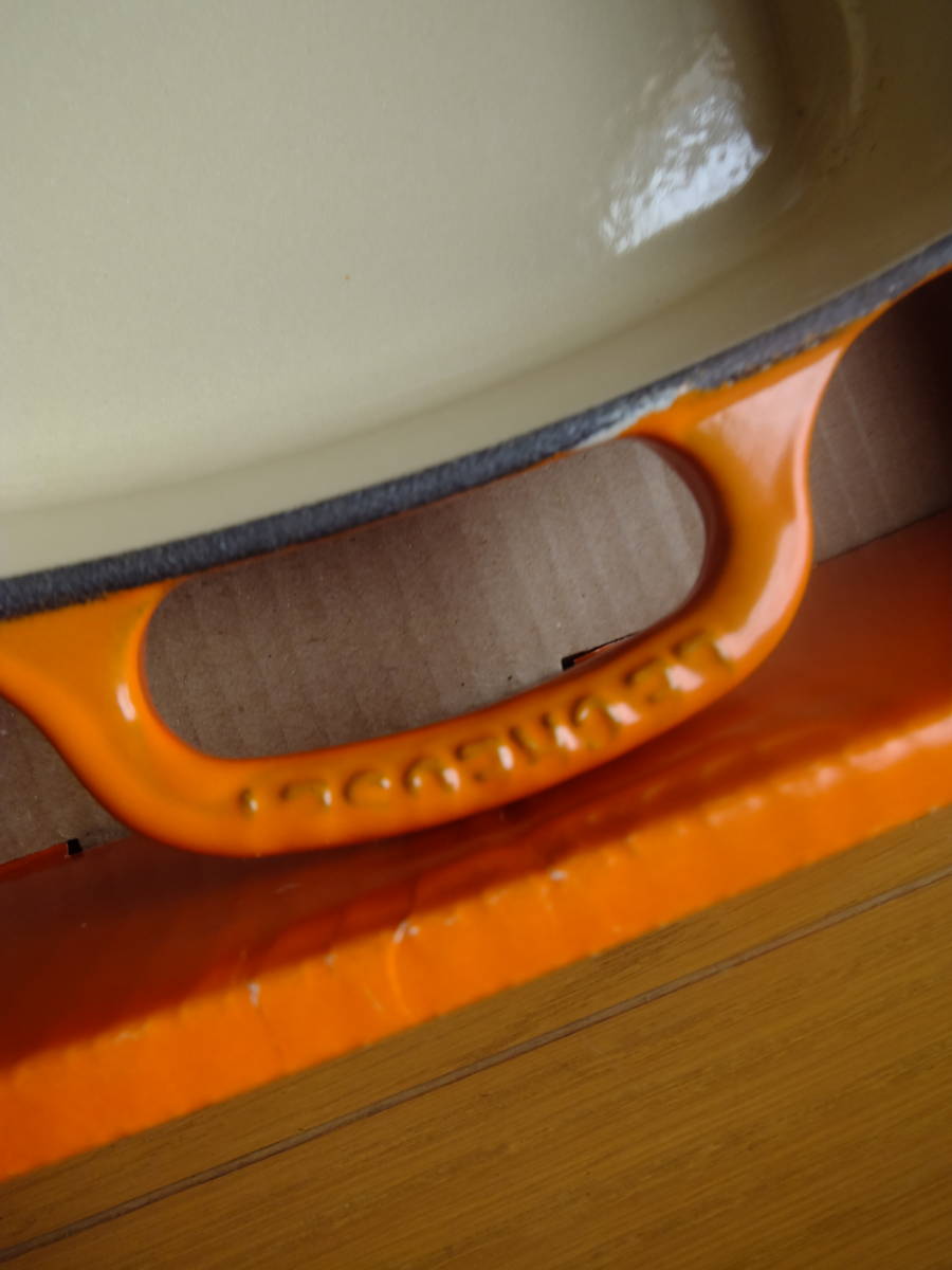 ルクルーゼ LE CREUSET ココット・レクタンギュラー 29cm　オレンジ 鋳物　未使用_画像2