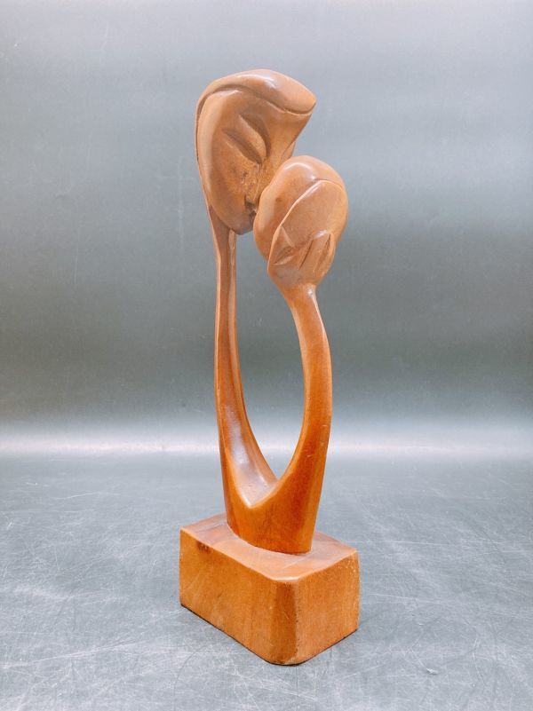 Z2-038-80-EV2.0 木彫り 彫刻 女性像 男性像 置物 キス人形 男女像 kiss オブジェ 高さ約34cm コレクション アンティーク_画像2