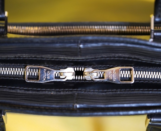 LOUIS VUITTON ルイヴィトン 黒 エピ バサーノMM M54032 ビジネス