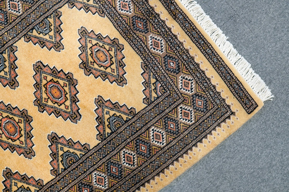 パキスタン手織り絨毯 ウール size 121×78cm アクセントラグ｜PayPayフリマ