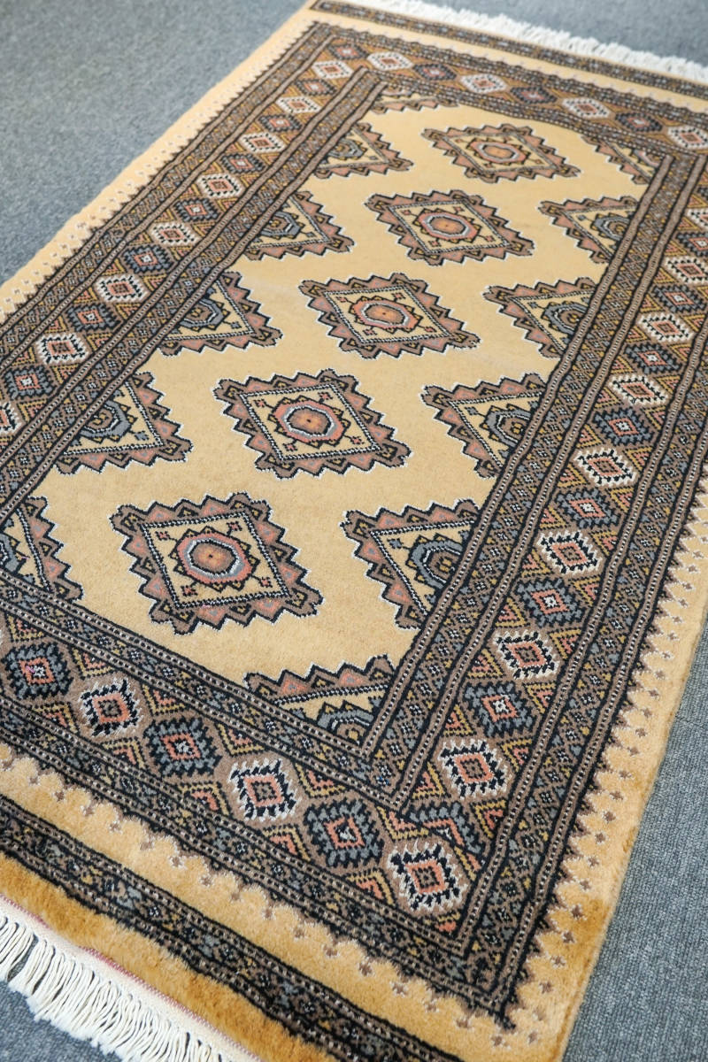 パキスタン手織り絨毯 ウール size 121×78cm アクセントラグ｜PayPayフリマ