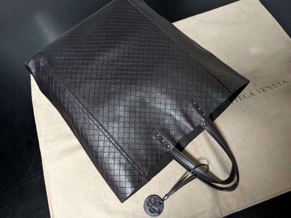 超美品 ほぼ未使用 ボッテガヴェネタ bottega イントレッチオ