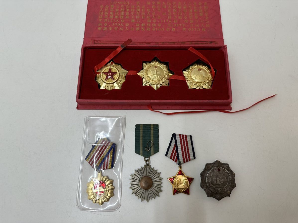 中国メダルバッジ7枚 アンティーク 勲章 記念章 一円スタート L0007の画像1