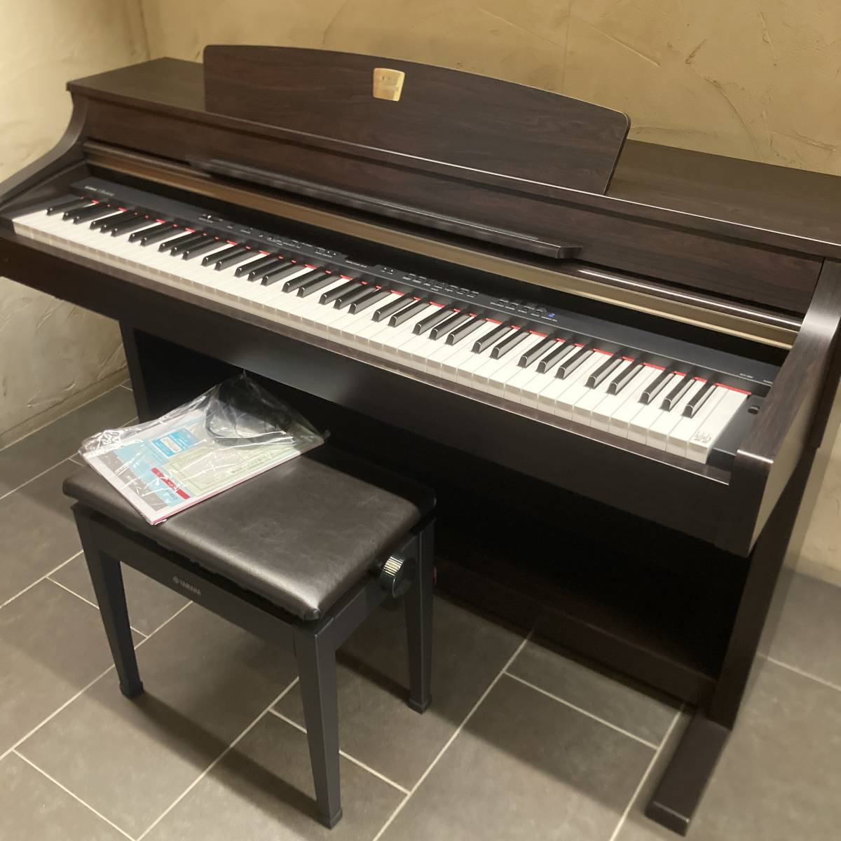 極美品/地域限定送料無料!】YAMAHA ヤマハ 電子ピアノ CLP-330