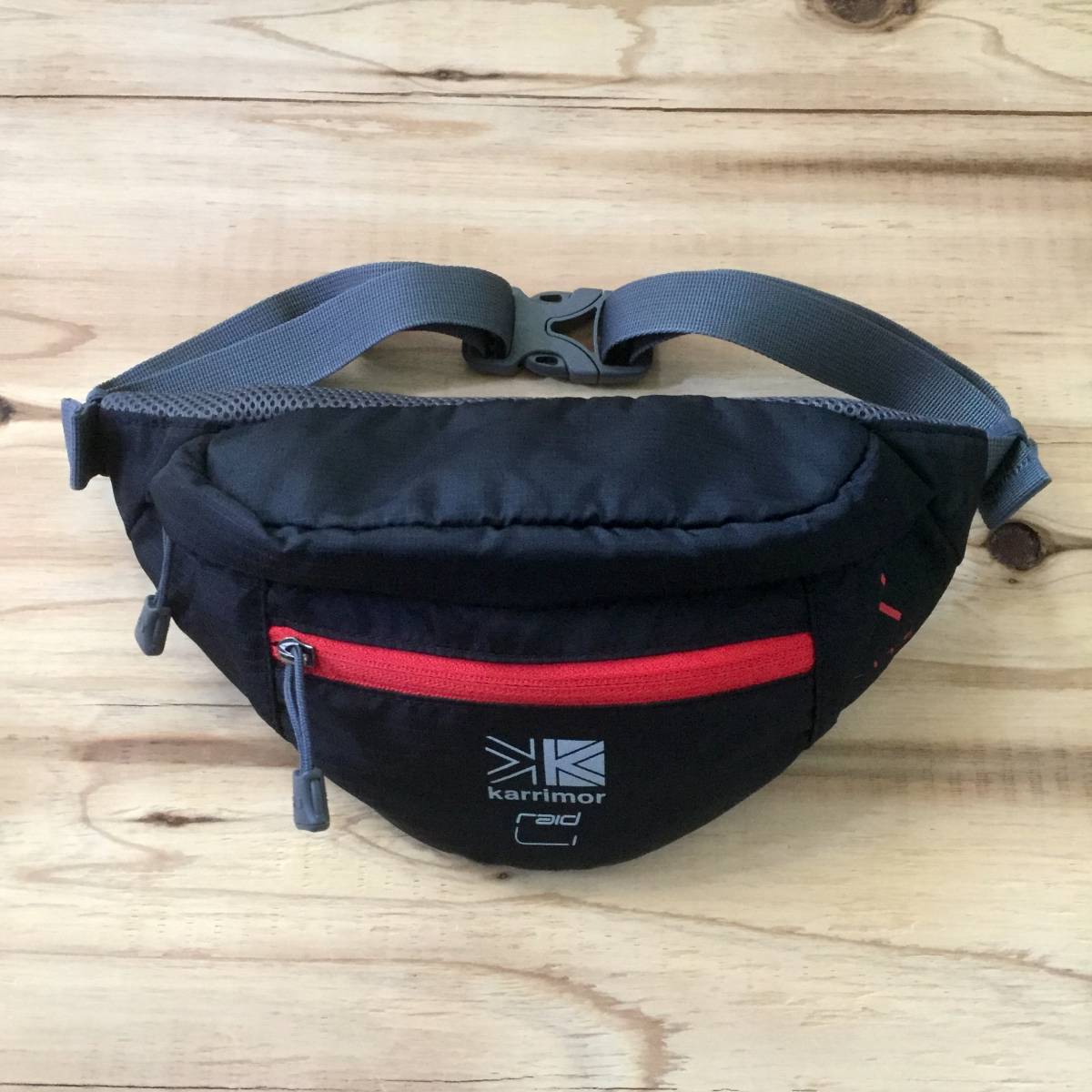  beautiful goods BEAMS Karrimor Waist shoulder bag Beams Karrimor waist shoulder bag outdoor stop water fastener lip Stop nylon 