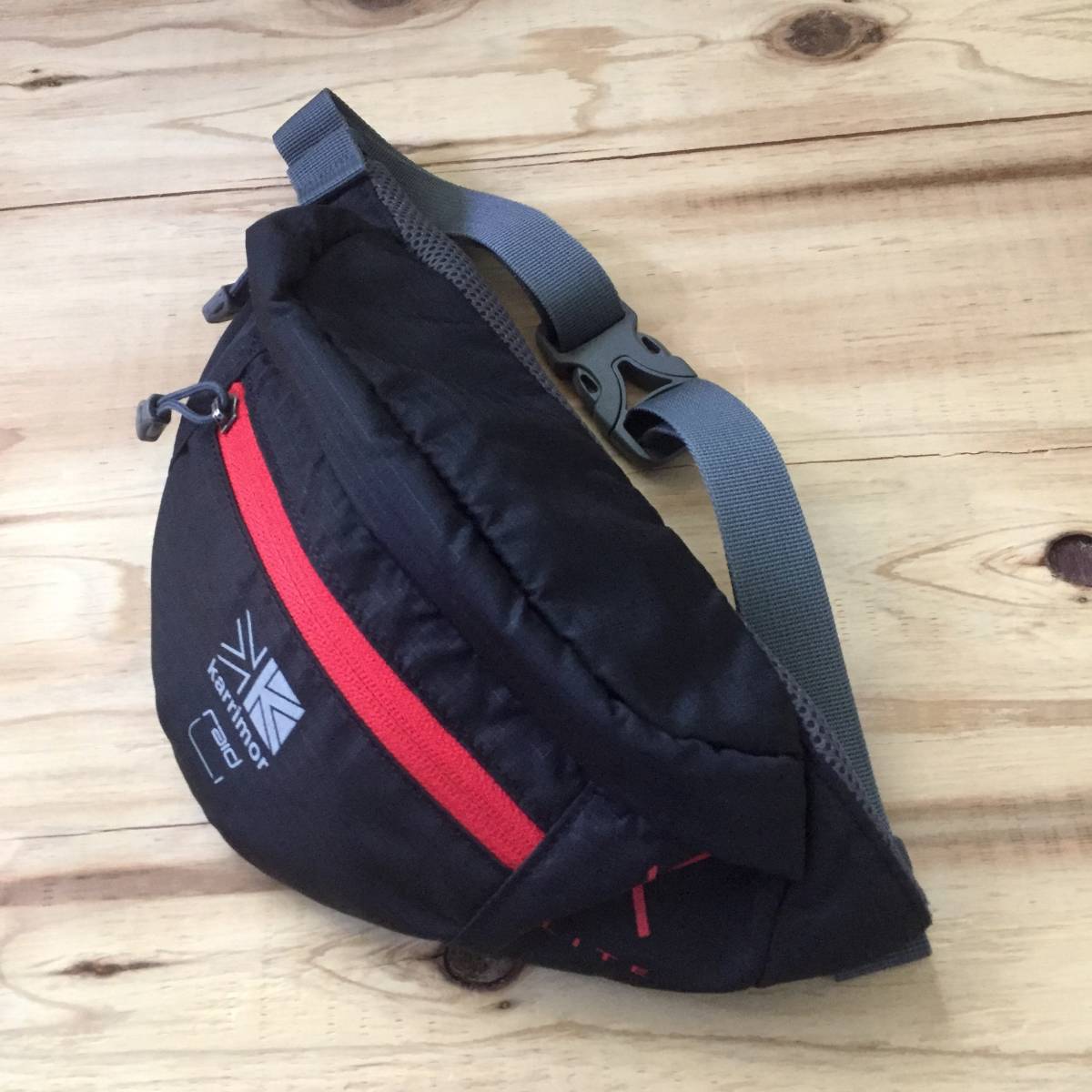  beautiful goods BEAMS Karrimor Waist shoulder bag Beams Karrimor waist shoulder bag outdoor stop water fastener lip Stop nylon 