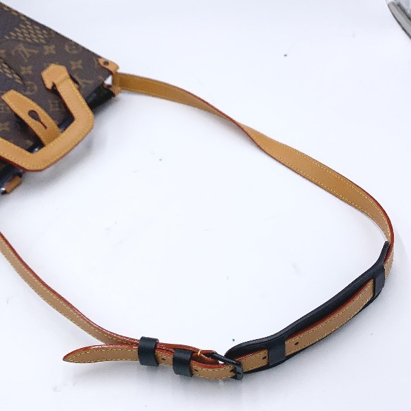 激安セール商品 未使用 Louis Vuitton ヴィトン ベルト スクエアード