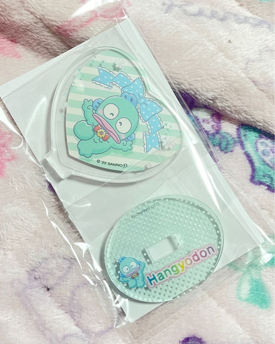 【サンリオ】ハンギョドン アクスタ&缶バッジ 新品未開封】サンリオ ドンキ限定 ハンギョドンハート 缶バッジ