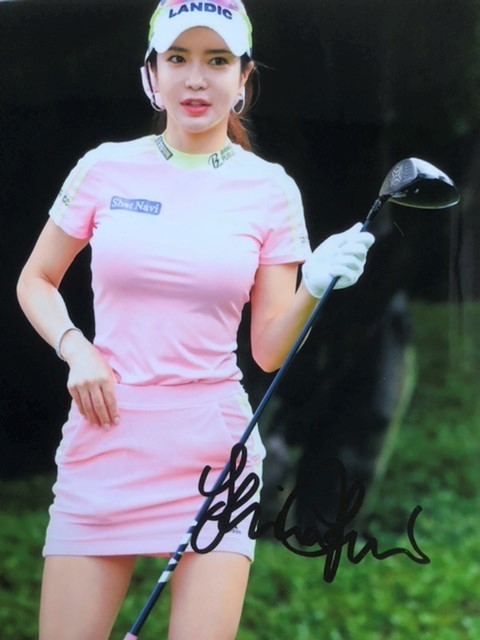 交換無料 アン シネ直筆サイン入り超 特大写真…韓国女子プロゴルファー