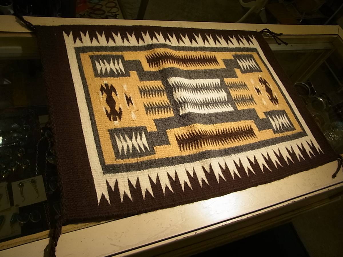 ナバホ族伝統工芸NAVAJO Rug・ナバホラグ・チェロ（羊毛の織物）【Two Grey Hills/トゥーグレイヒルズ】Stormデザイン