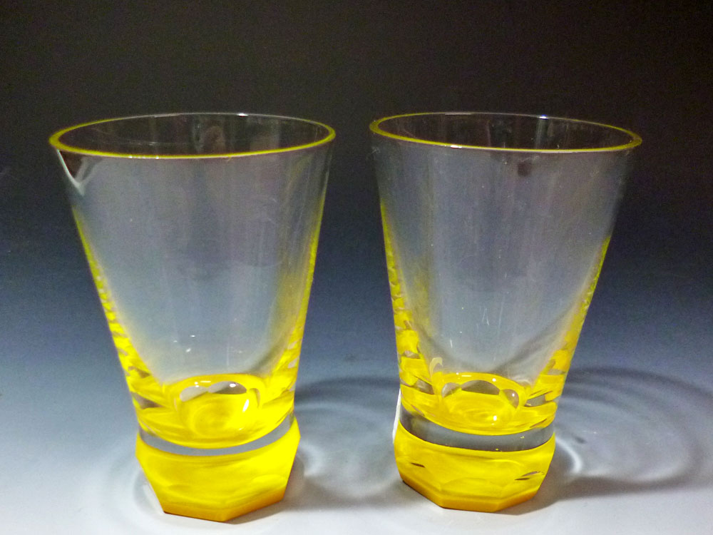 (翔)ガラスコップ 大正～昭和期 お洒落なグラス 黄色いガラス 厚底のタイプ アンティーク ２客組え
