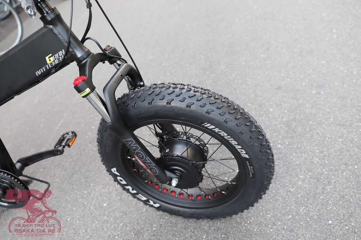 新車ー電動アシストFATBIKEでもコンパクトに折りたため20インチ(新品