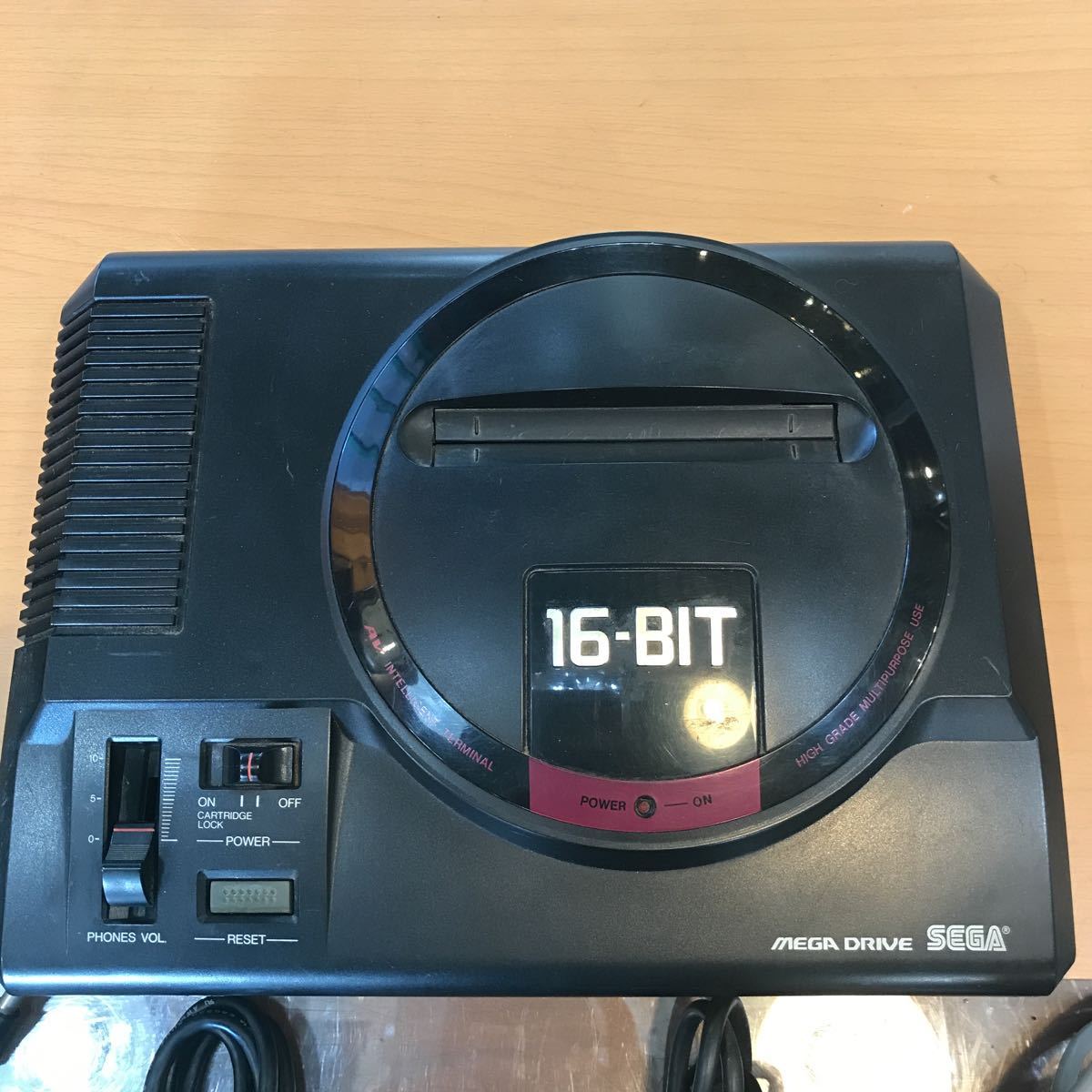 ジャンク品 SEGA セガ メガドライブ本体 HAA-2510 コントローラーの画像2