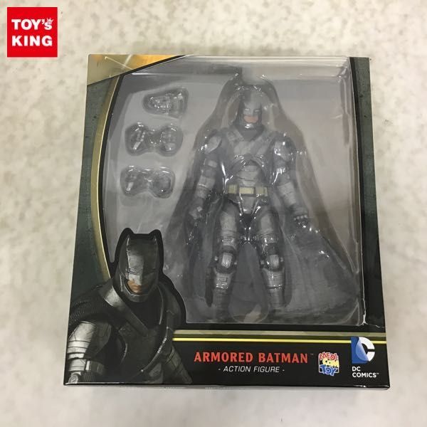 ブランド 新品 MAFEX アーマード バットマン『バットマンvsスーパー