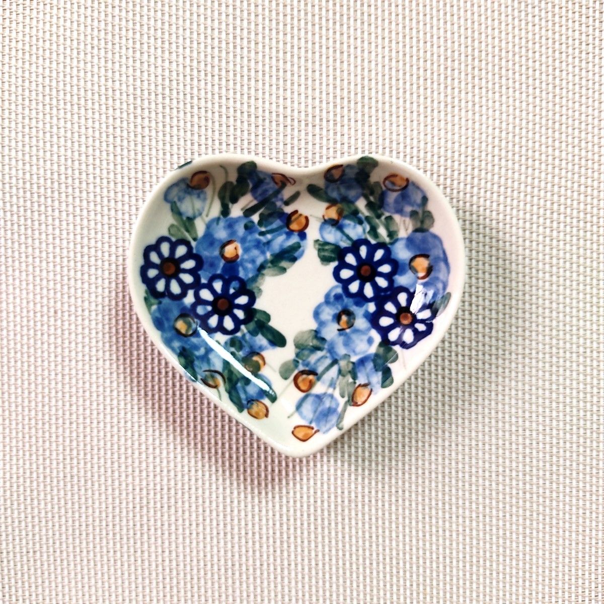 ハートの小皿　白と青のお花模様　ポーランド食器　ANDY社　陶器　色違いあり　ポーリッシュポタリー