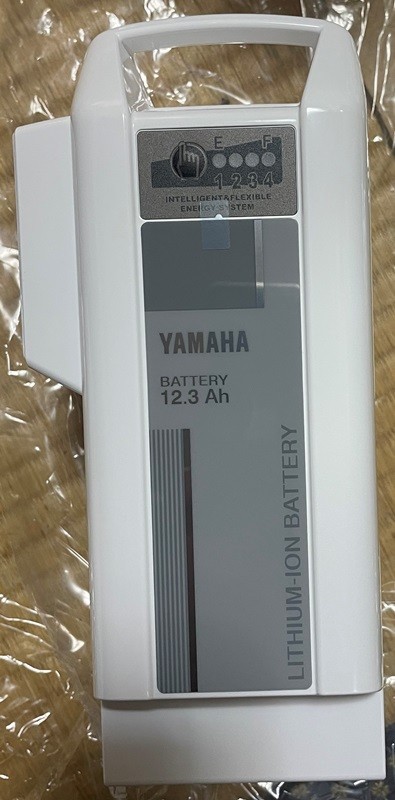 送料無料 未使用新品 YAMAHA(ヤマハ) リチウムイオンバッテリー X0T 25.5V-12.3Ah 白　Z14_画像2
