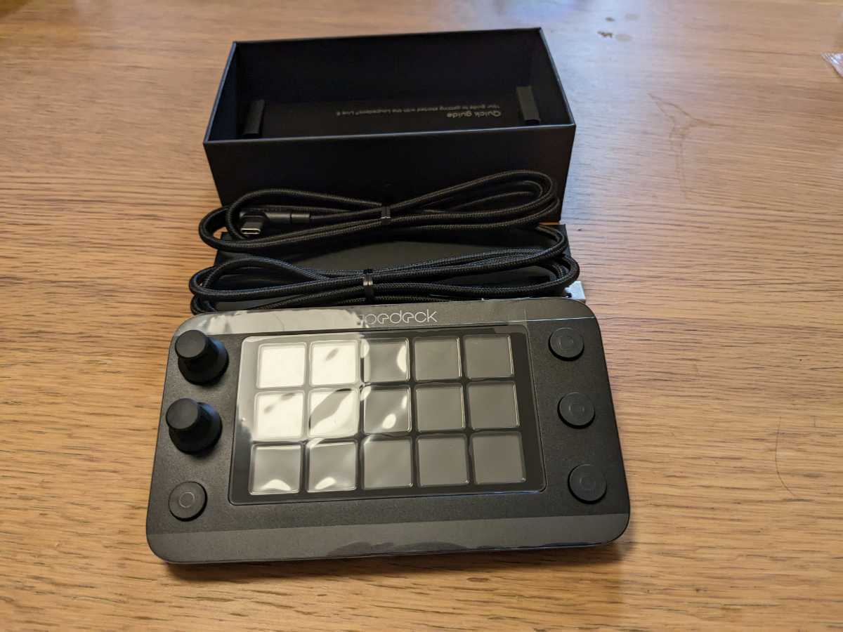 新品・未使用】Loupedeck Live S あらゆるPC作業を効率化する究極の