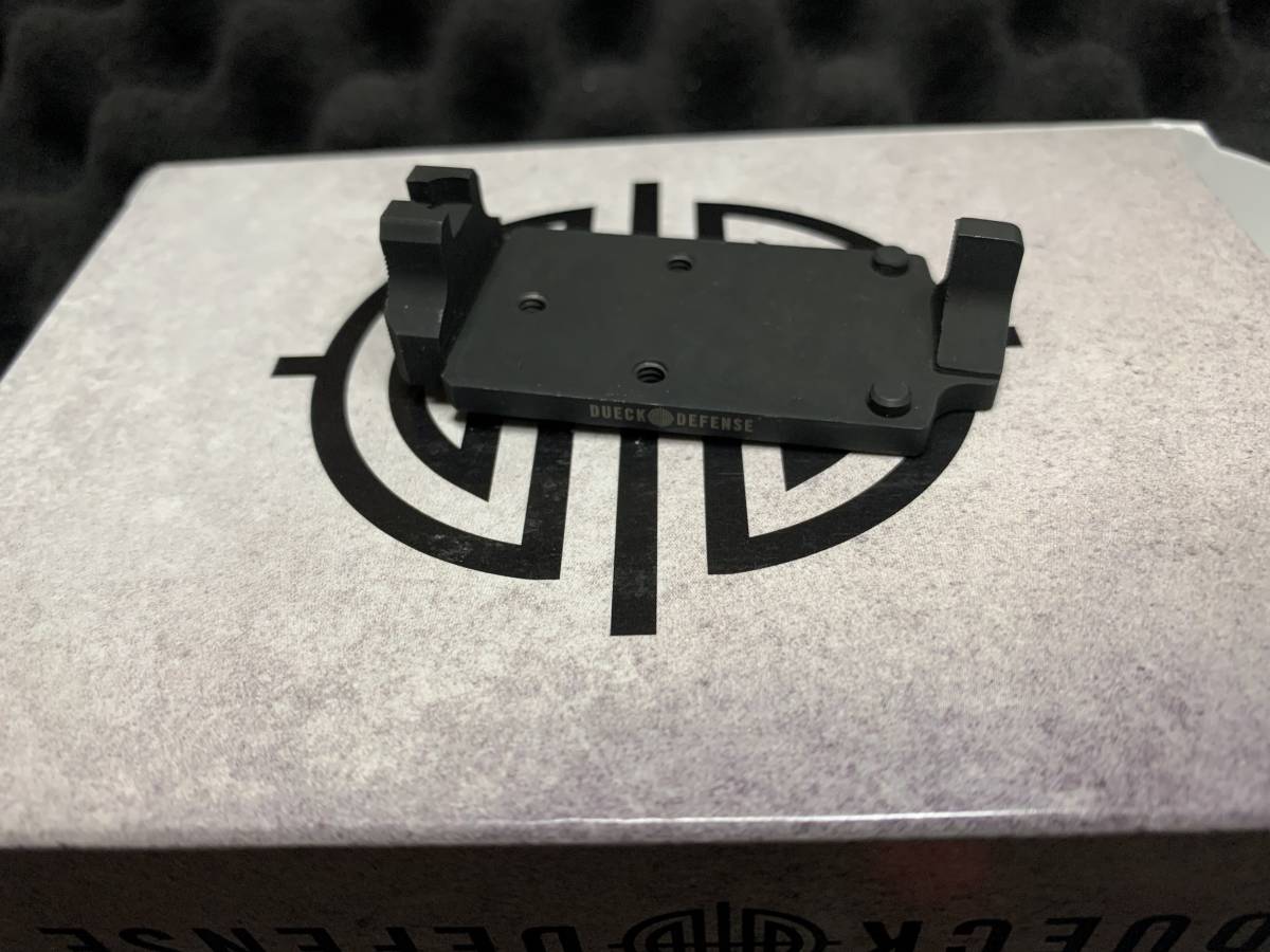 Dueck Defense RBU for Trijicon RMR - Glock マウント 実物