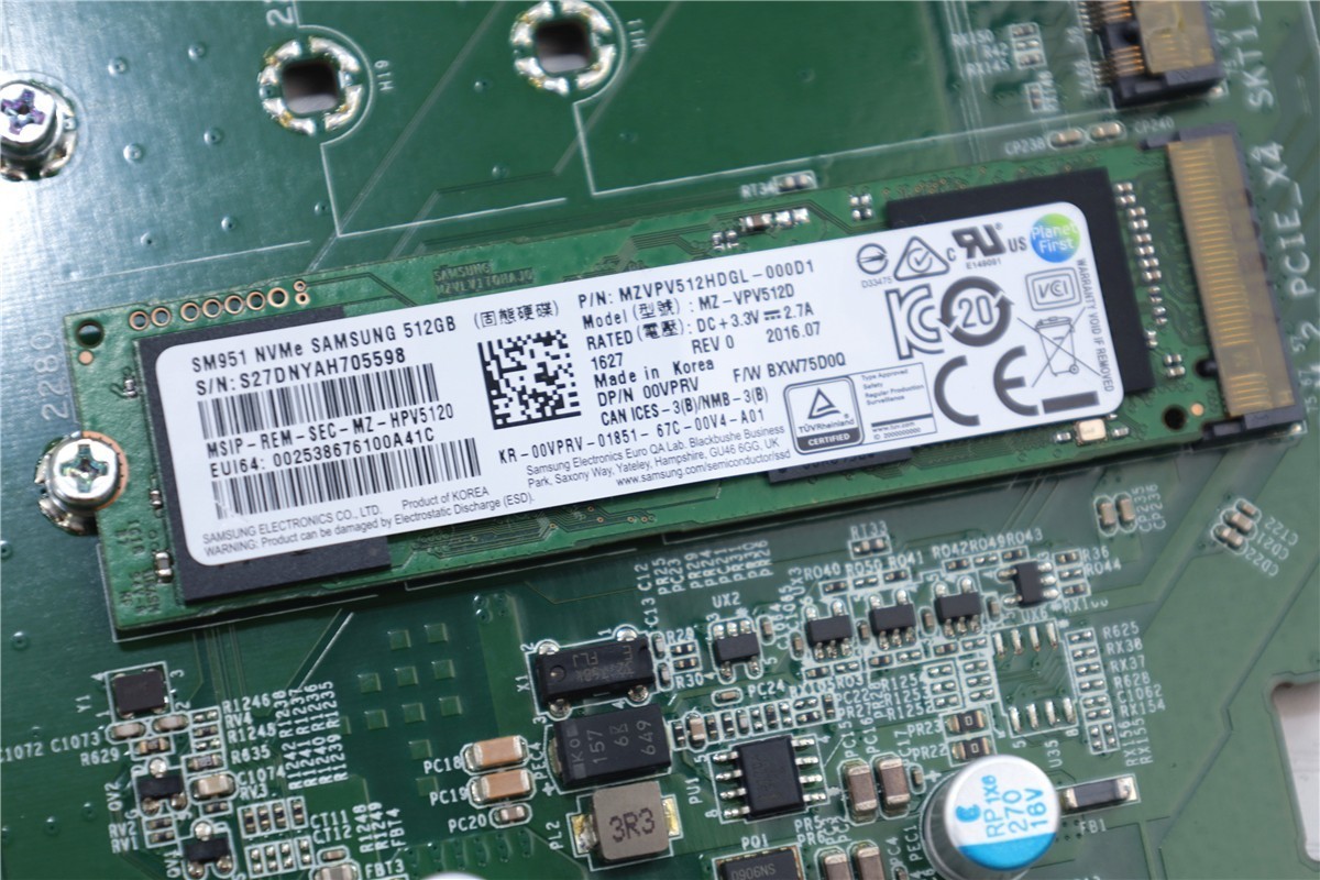 512GB内蔵 DELL純正 Ultra-Speed Drive Quad NVMe  PCI-Eカード  SSD 4枚対応  Precision Tower 5810/5820/7810/7820/7910/7920/7920F デスクトップパソコン デスクトップパソコン  