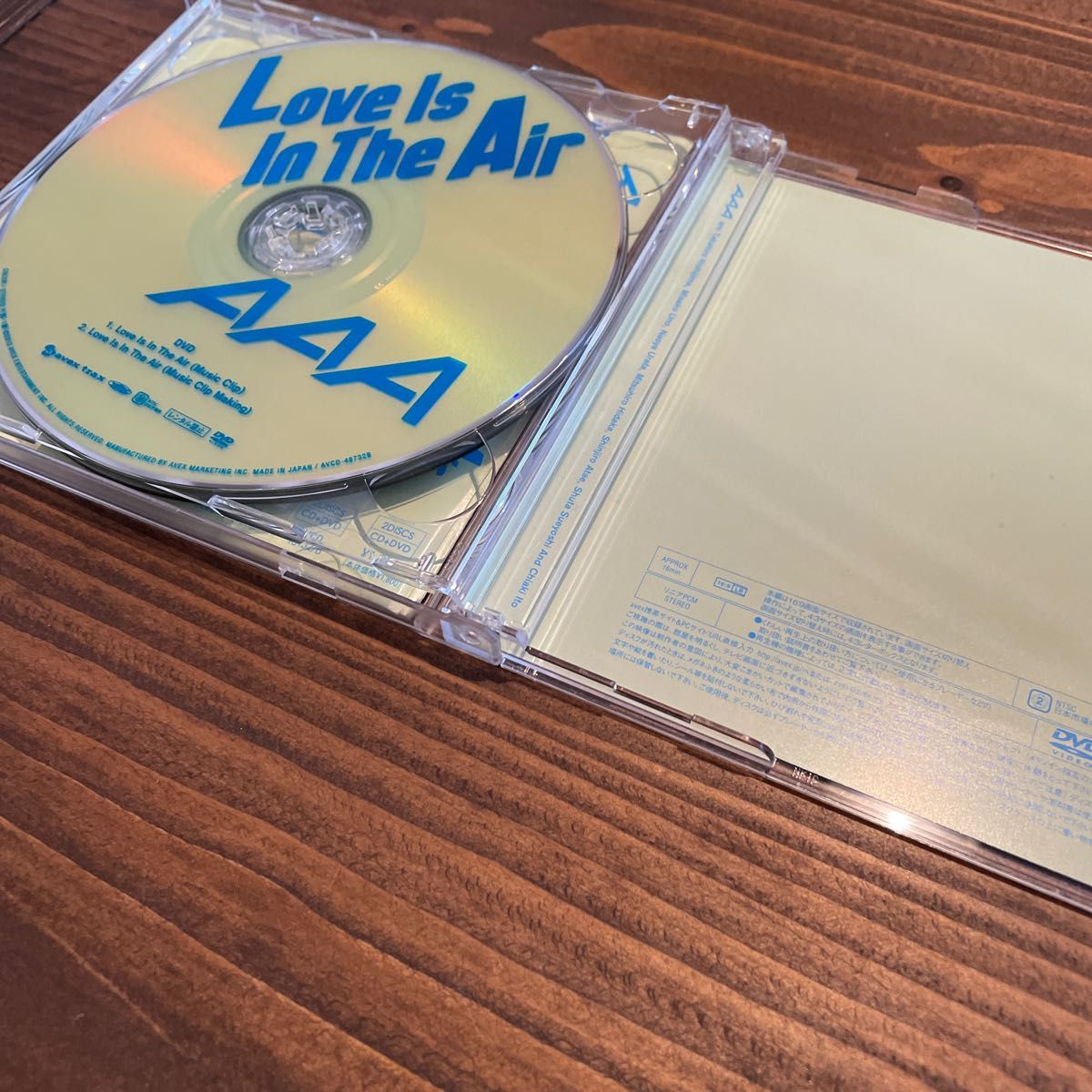 AAA CD+DVD/Love Is In The Air ジャケットA 13/6/26発売 オリコン加盟店
