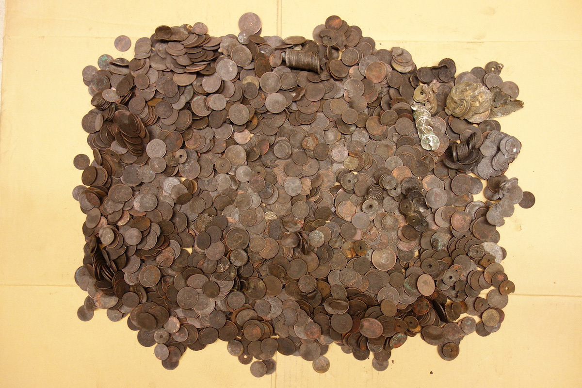 古銭 日本 外国 重量：約11kg まとめて大量 金属腐蝕多数有 ジャンク品-