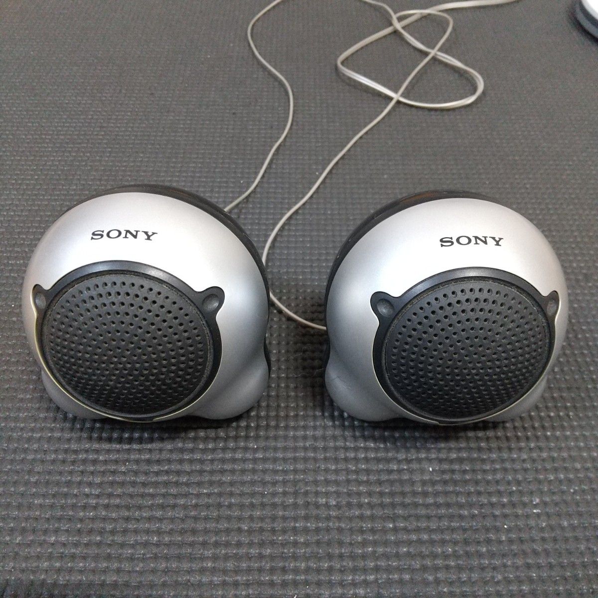 CD プレーヤーとミニスピーカー