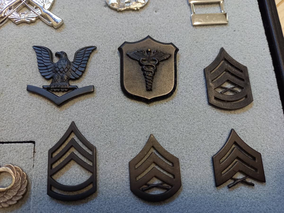 在沖米軍 海兵隊 USMC 勲章ピンバッジのコレクション 実物の画像5