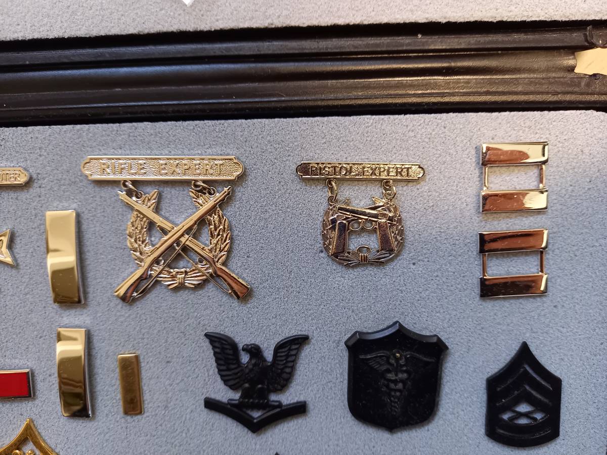 在沖米軍 海兵隊 USMC 勲章ピンバッジのコレクション 実物の画像3