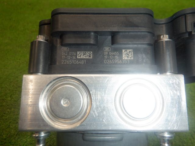 * Peugeot 308 T9 SW Allure T9WHN02 latter term *ABS actuator 