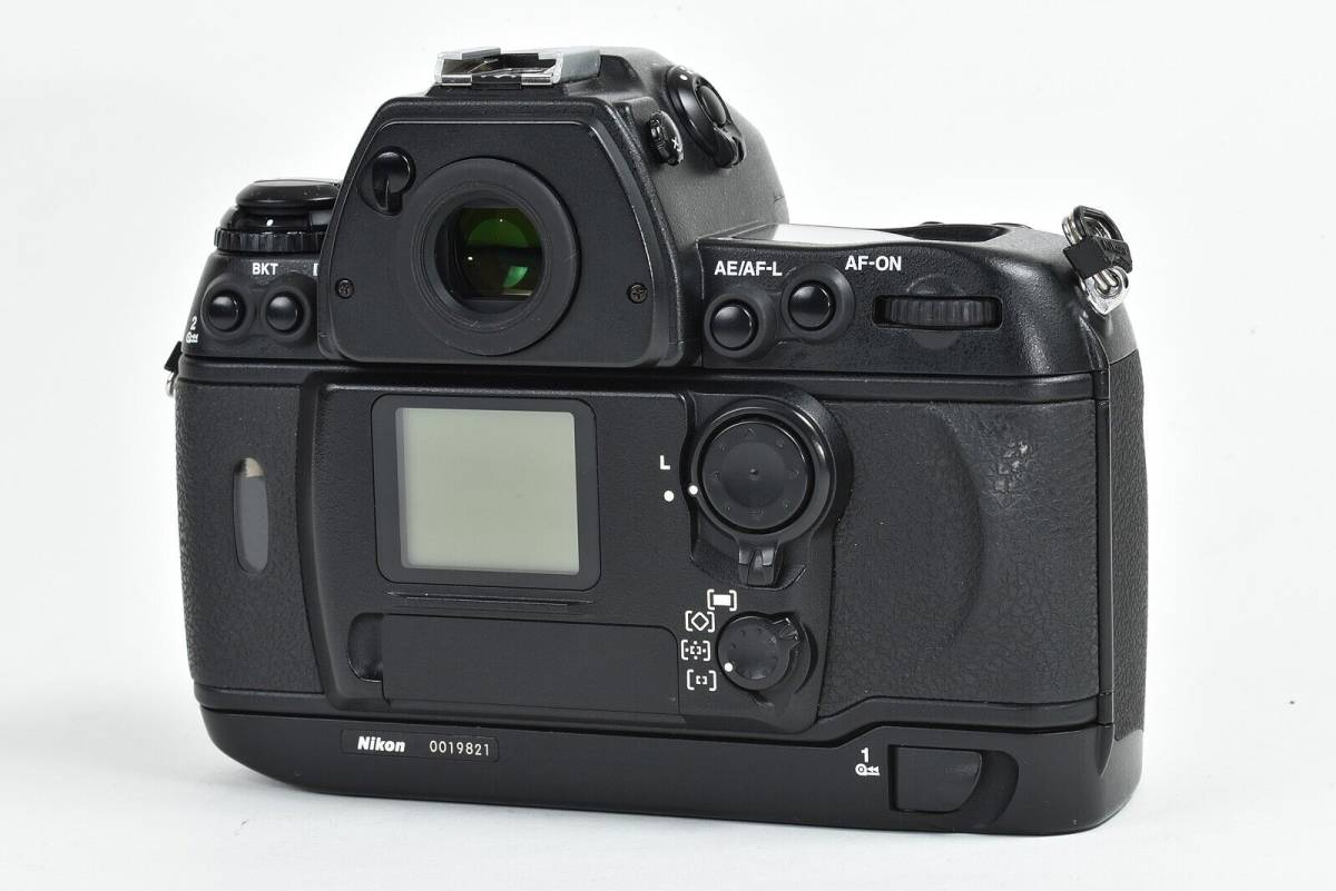 ★美品★ 即決 Nikon ニコン F6 ボディ AF一眼レフ フィルムカメラ （88-H76)_画像3