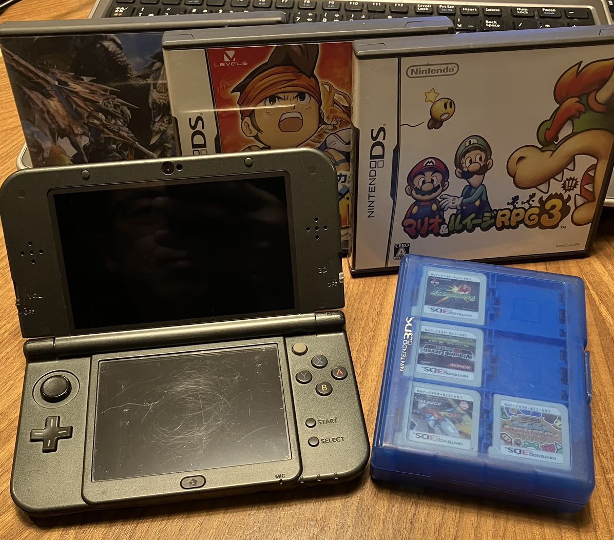 NEW ニンテンドー 3DS LL 本体 大量のソフト付き-