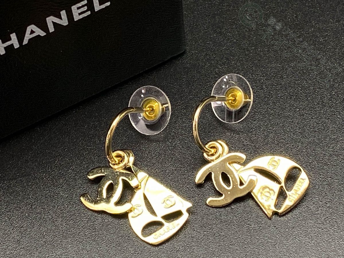 人気の贈り物が CHANEL シャネル ヨット 舟 ココマーク フープ ピアス
