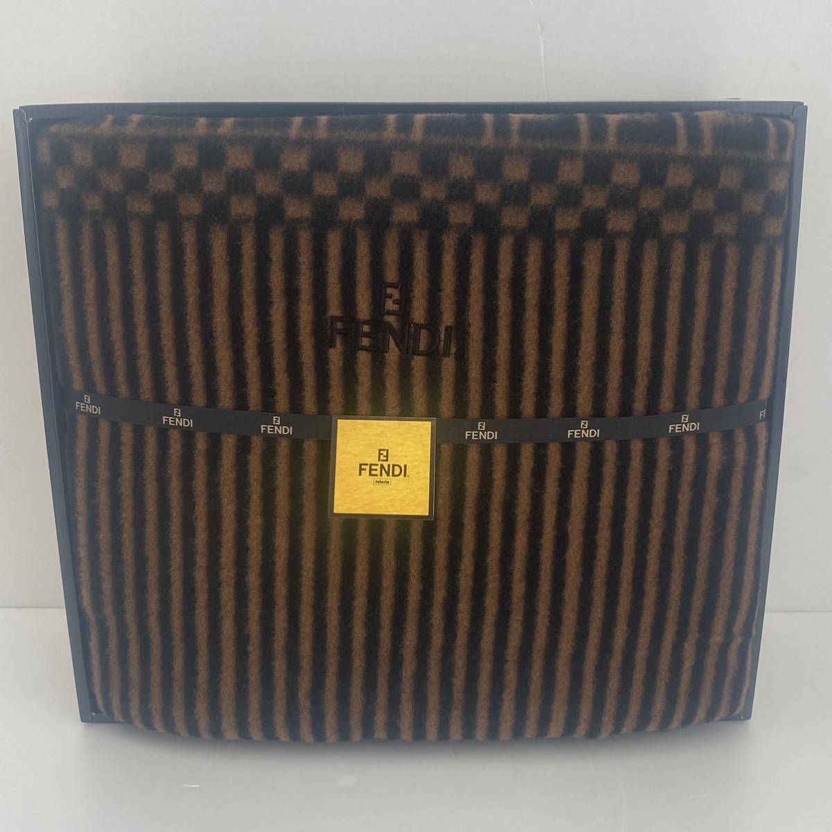激レア【送料無料】 FENDI/フェンディ/正規品/新品未使用/ウール毛布