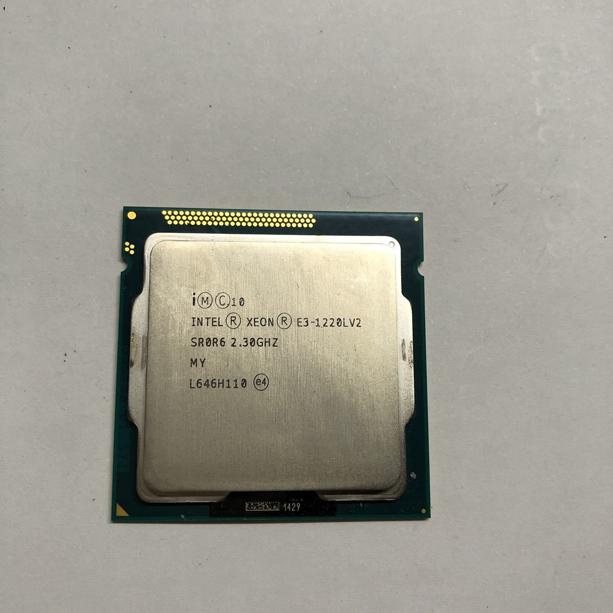 INTEL Xeon E3-1220V2 SR0R6 2.30GHz /72の画像1