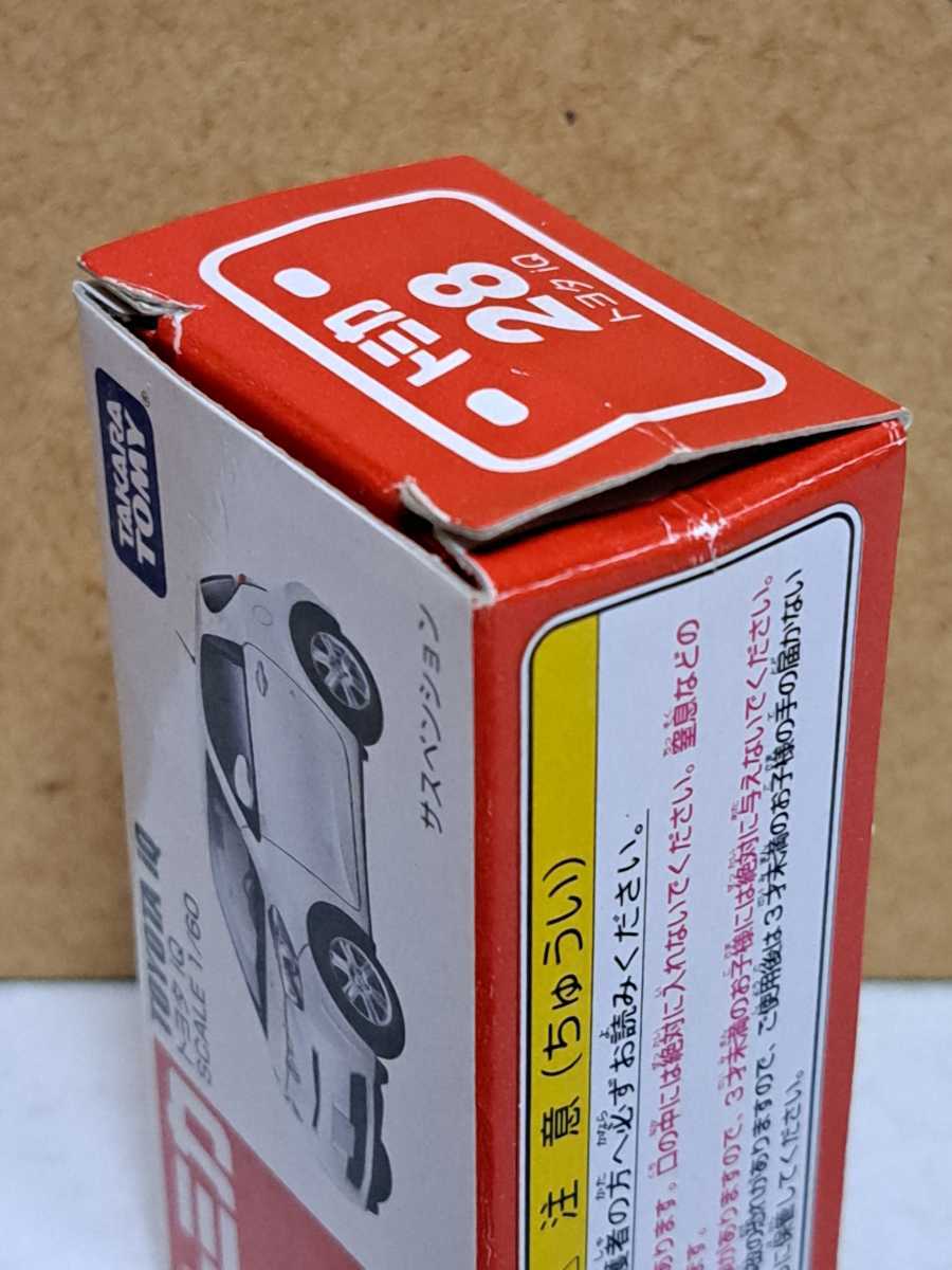 28 トヨタ iQ 2009 # TAKARA TOMY ロゴ ベトナム製 開封品 中古 トミカ ミニカー 外箱傷み_画像2