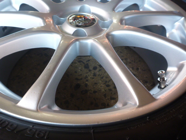 E1260 WORK ESPERIO 17インチ 7J +45 100/4H &195/60R17 未使用 スタッドレス 4本 ロッキー ライズ 等_画像7