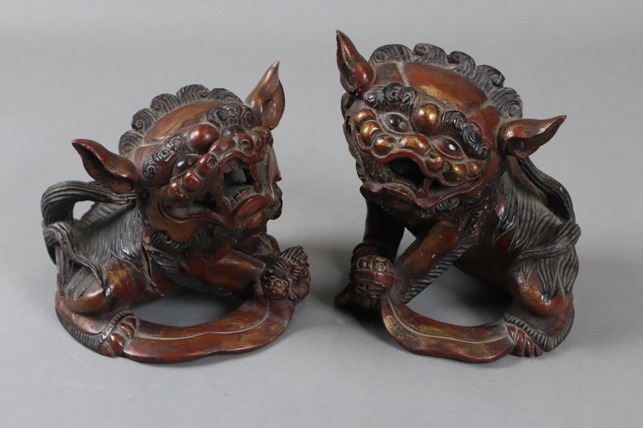 中国古玩 清代 木彫 獅子一対 唐物 木造彫刻 置物 時代物 細密細工 古美術品 [b101]_画像1