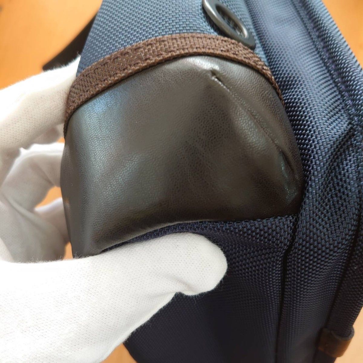美品 TUMI トゥミ ナイロン ボディバッグ ショルダーバック ネイビー-