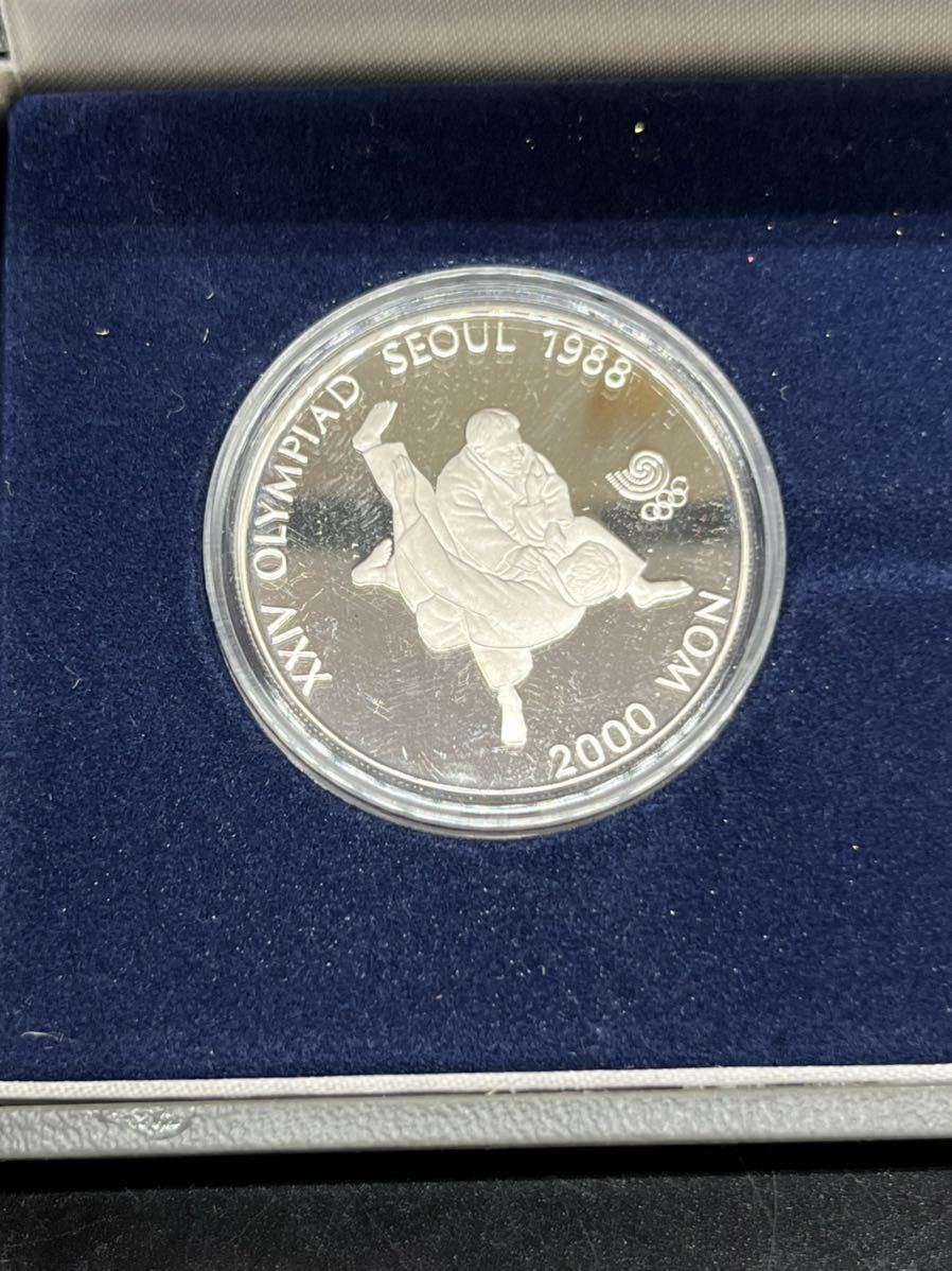 【記念硬貨】ソウルオリンピック 1988年 1000・2000ウォン ゴールド・シルバー 2点セット 保管ケース付属/コレクション/の画像2