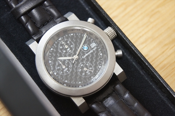 ■BMW Carbonograph 腕時計 カーボンフェイス 皮ベルト シンプル&スポーティ TachyMeter タキメーター_画像8