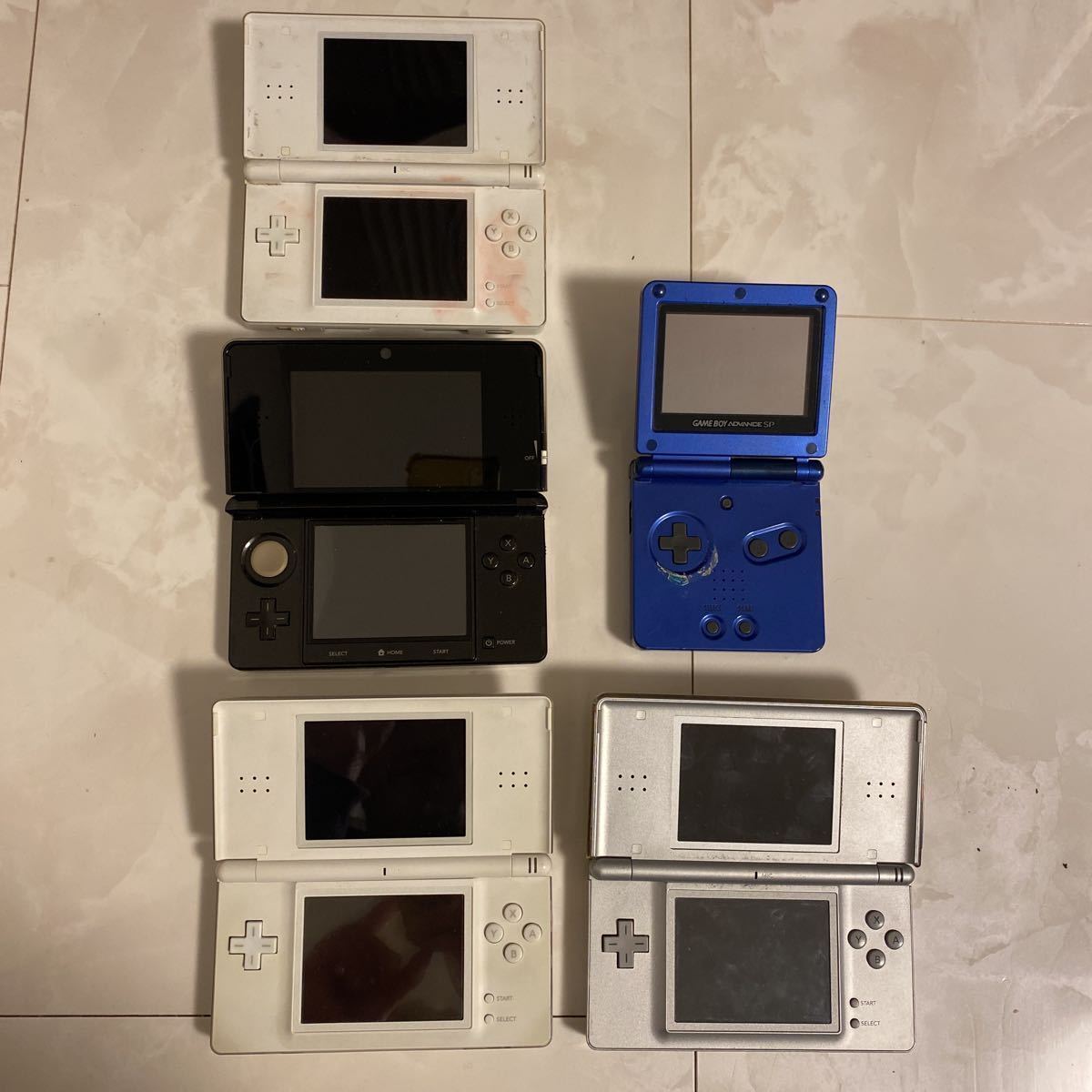 新年の贈り物 ニンテンドーDS LITE ゲームボーイアドバンスsp 本体のみ