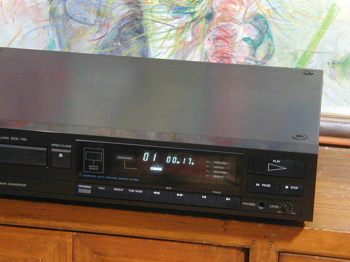 **DENON DCD-700 CD player.Y49,800(1987 year about ) reproduction excellent..**