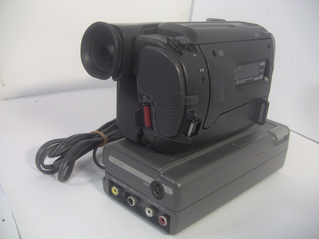 8mmテープ再生できます SONY Hi8ビデオカメラ CCD-TR11 ダビング 8mmテープ再生できます SONY Hi8ビデオカメラ CCD-TR11 ダビング