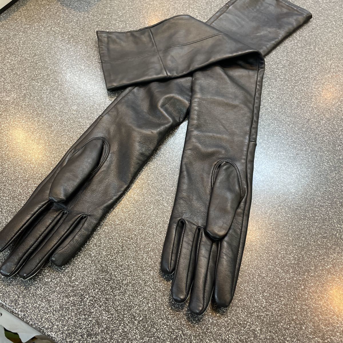 レザーグローブ ロング 革手袋 美品 M(中古)のヤフオク落札情報