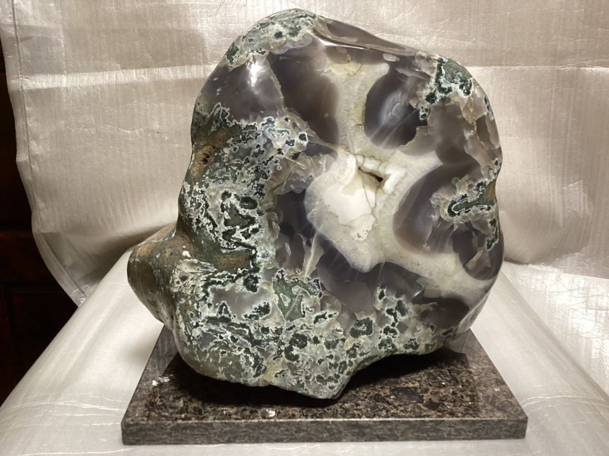 瑪瑙石 メノウ石 18kg 台座付 鑑賞石 天然石 自然石 原石 置物