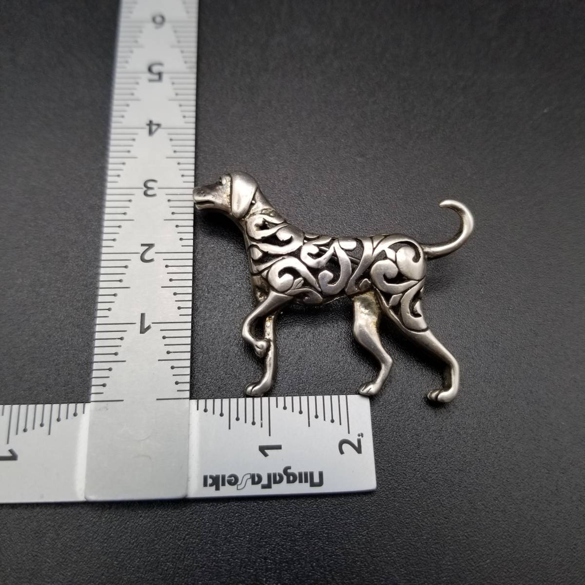 犬 スターリングシルバー 米国 ヴィンテージ ブローチ 銀 彫金 ビンテージ アクセサリー チャーム 服飾小物 アニマル 動物 M2の画像1