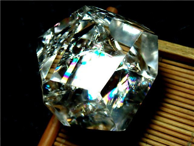 AAA級天然レインボー水晶原石JPB3-72B07bの画像1