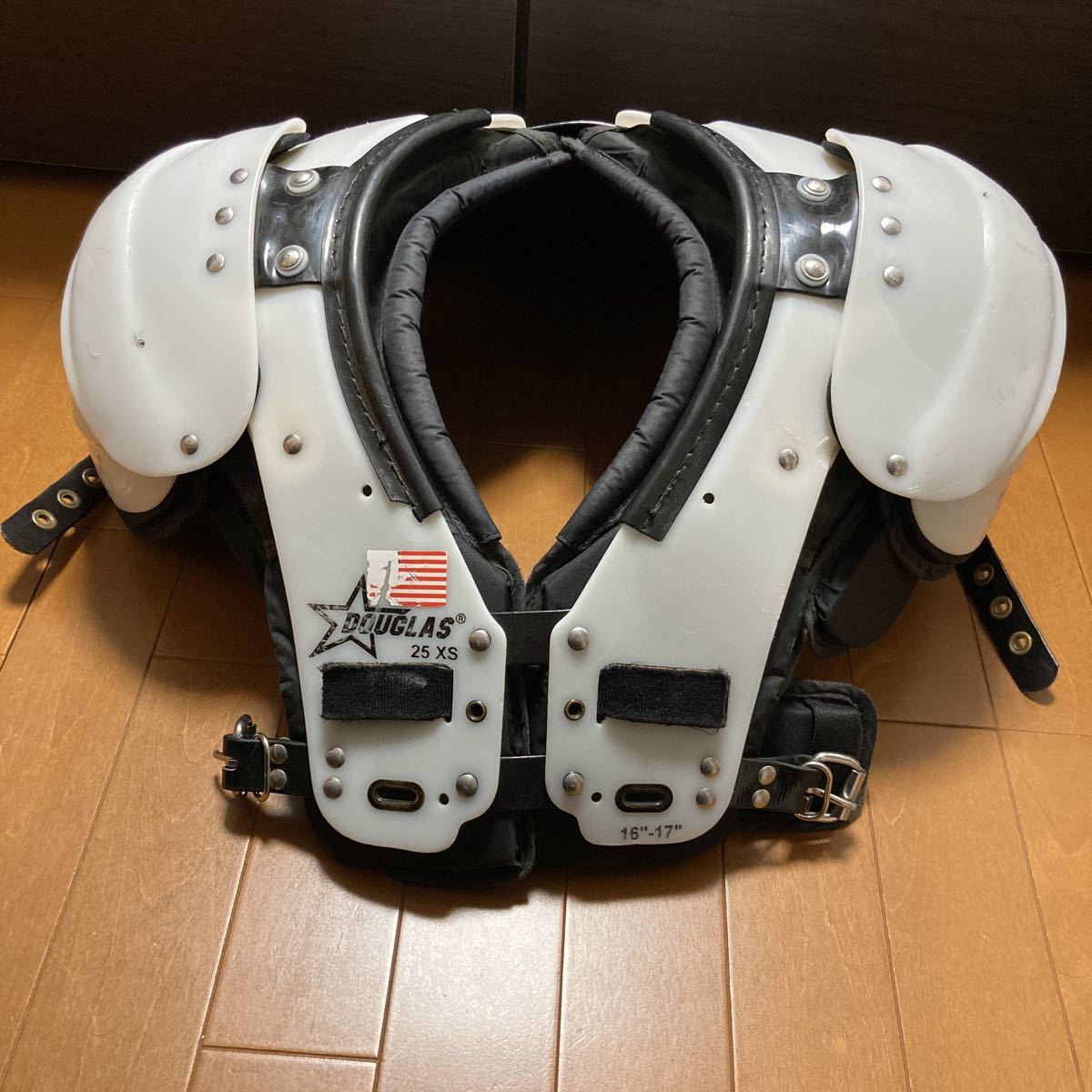 アメフト防具一式(ヘルメット、ショルダー等)-