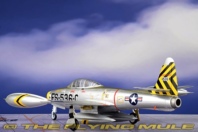 ■即決 イージーモデル 1/72【F-84E-25 サンダージェット 第8戦闘爆撃機部隊_参考見本です