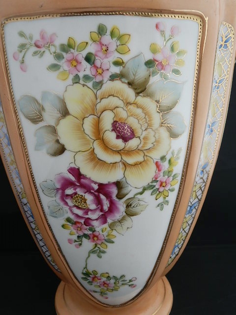 オールドノリタケ★花模様ダブルハンドル　大型花瓶_手描き花模様が素敵です。